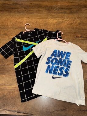 Nike Kids Graphic Tee Bundle Size Small & 6 Black Grid White Swoosh